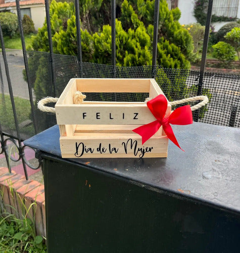 Caja Regalo Canasta Día De La Mujer 15x15x8 Cm Rojo