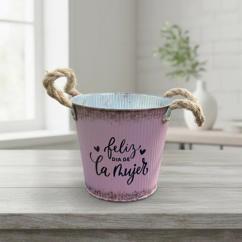 Cubeta Rosada Para Regalo Día De La Mujer 15x14cm Rosa Cubeta Rosa