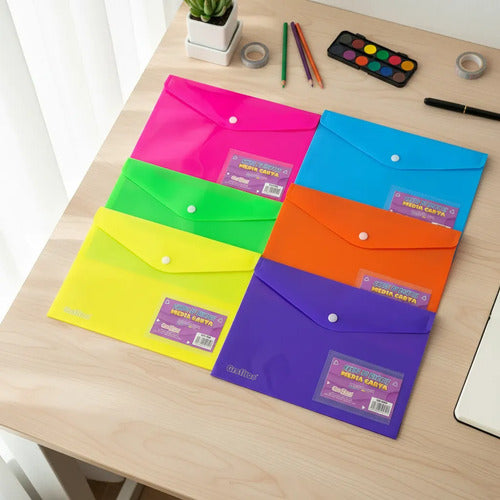 Carpeta Sobre Plástico Broche Horizontal 1/2 Carta X 12 Pcs Según Disponibilidad