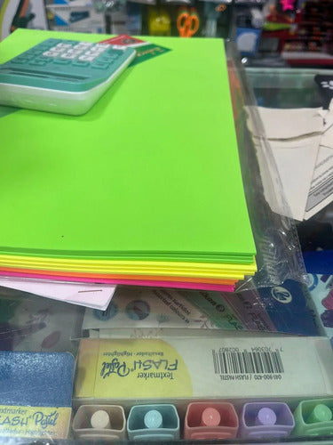 Fomi Foami 1/8 Neón Fluorescente Paquete X 10 Unidades