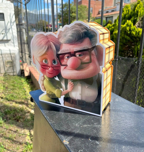 Caja Decorativa Forma De Viejitos Up Para Regalo 19x18x6cm Mdf Carl Y Ellie